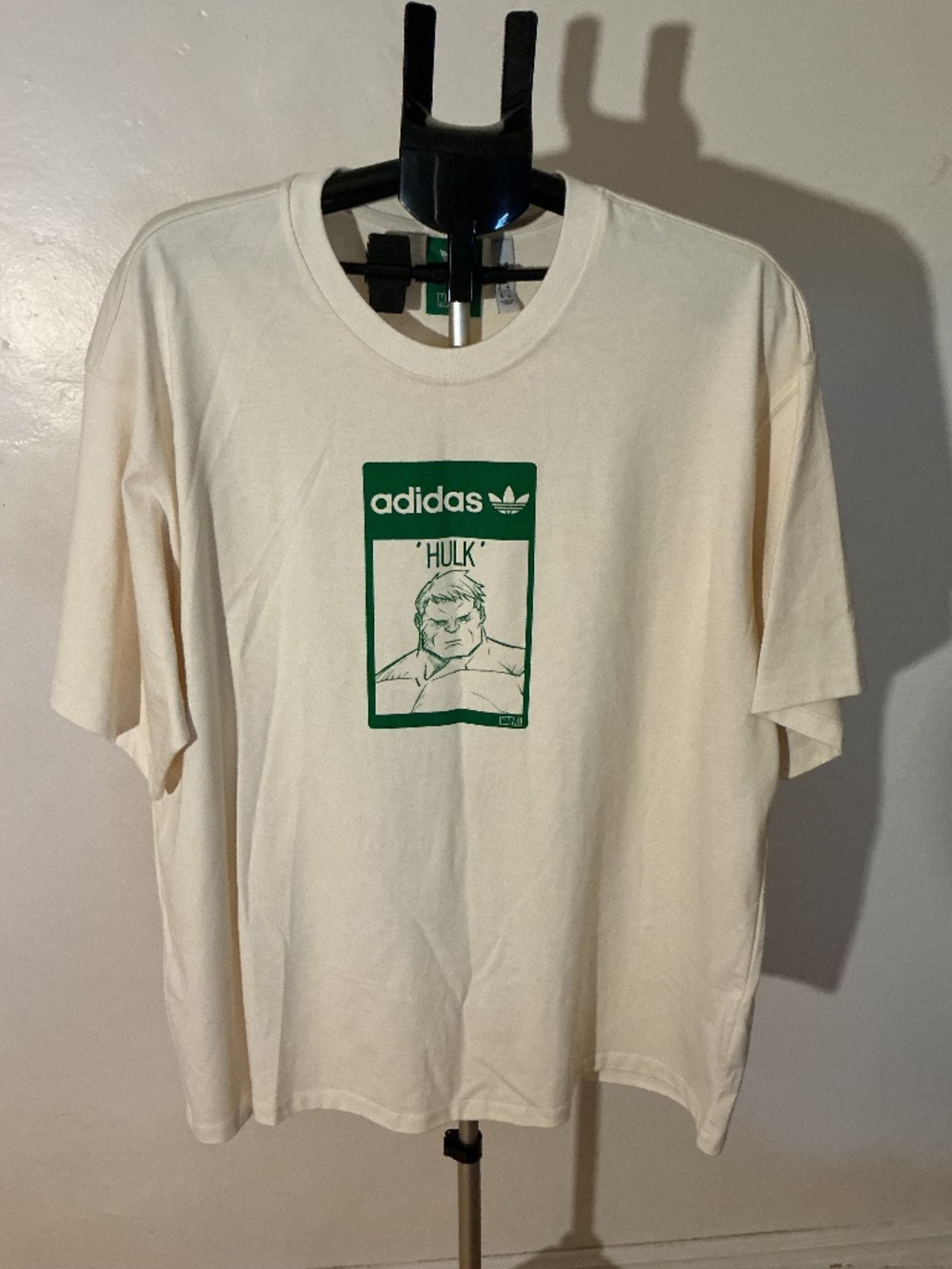 NWOT X-large Men’s Cream and Green The Hulk Adidas Originals Tee Shirt